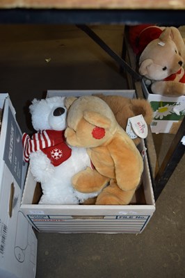 Lot 852 - BOX OF VARIOUS MODERN TEDDY BEARS TO INCLUDE...