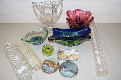 Lot 131 - MIXED LOT: ARTGLASS BOWLS, VARIOUS PAPER...