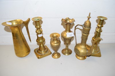 Lot 137 - MIXED LOT: VARIOUS BRASS WARES TO INCLUDE...