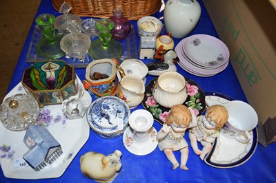 Lot 145 - MIXED LOT: VARIOUS DRESSING TABLE GLASS WARES,...