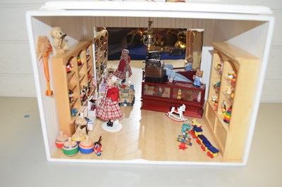 Lot 153 - MODERN MODEL CHILDRENS TOY SHOP WITH FIGURES...