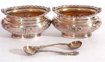 Lot 30 - Cased George V pair of salts and spoons of...