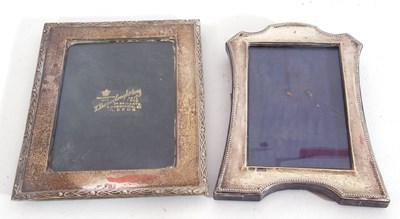 Lot 42 - Mixed lot to include a silver photograph frame...