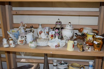 Lot 561 - MIXED LOT: VARIOUS ASSORTED SMALL VASES,...