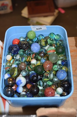 Lot 620 - BOX OF VARIOUS ASSORTED MARBLES