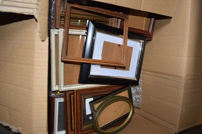 Lot 639 - ONE BOX OF ASSORTED PICTURE FRAMES