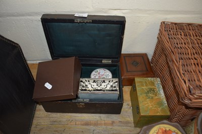 Lot 673 - MIXED LOT:  VARIOUS ASSORTED JEWELLERY BOXES