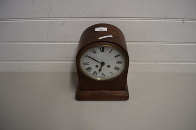 Lot 37 - EARLY 20TH CENTURY OAK CASED MANTEL CLOCK