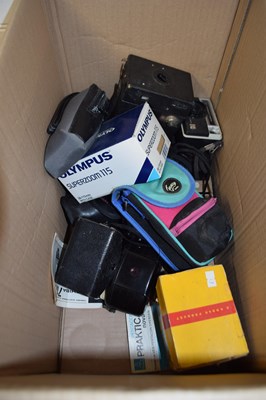 Lot 81 - BOX OF VARIOUS VINTAGE CAMERAS