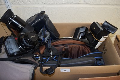 Lot 84 - MIXED LOT: CAMERAS TO INCLUDE A MINOLTA 7000...