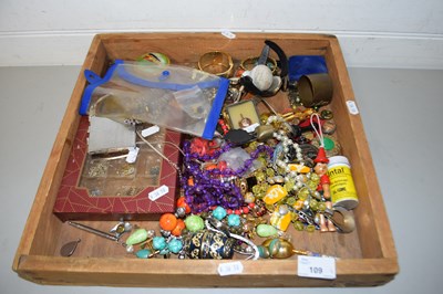 Lot 109 - LARGE BOX OF VARIOUS COSTUME JEWELLERY AND...