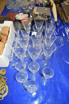 Lot 123 - QUANTITY OF DRINKING GLASSES