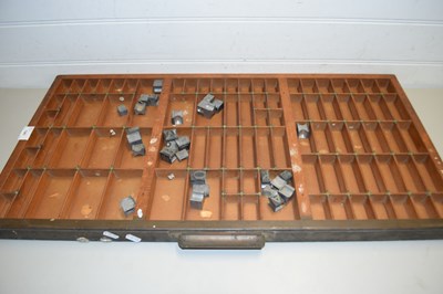 Lot 141 - TRAY CONTAINING VINTAGE PRINTING BLOCKS