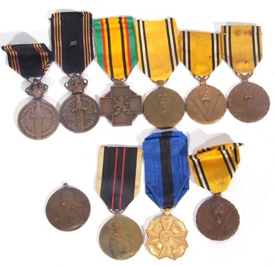 Lot 73 - Quantity of WWII Belgian medals to include 4 x...