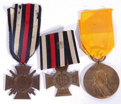 Lot 64 - 3 x Imperial German WWI medals to include 2 x...