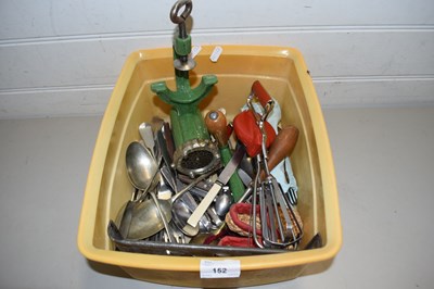 Lot 152 - BOX OF VARIOUS ASSORTED CUTLERY, VINTAGE...