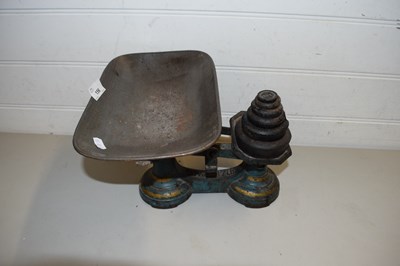 Lot 156 - SET OF VINTAGE KITCHEN SCALES AND WEIGHTS