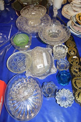 Lot 161 - LARGE MIXED LOT: VARIOUS GLASS BOWLS, STANDS...