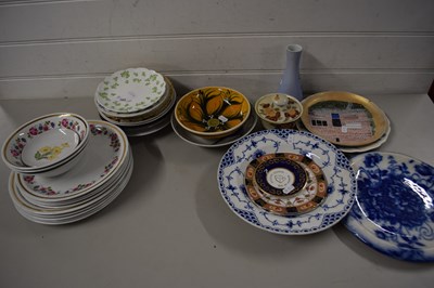 Lot 165 - MIXED LOT: VARIOUS TABLE WARES, TEA WARES AND...