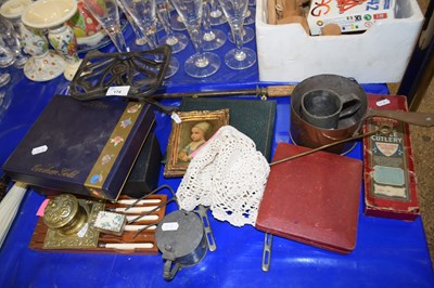 Lot 174 - ASSORTED ITEMS TO INCLUDE CASED CUTLERY, BRASS...