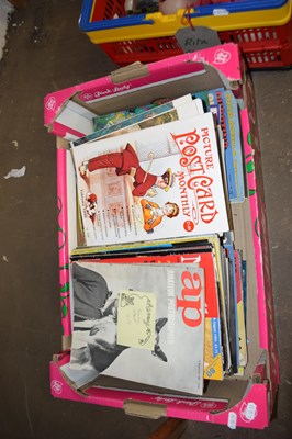 Lot 699 - ONE BOX OF VARIOUS MAGAZINES TO INCLUDE...