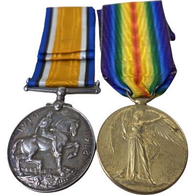 Lot 34 - WWI British medal pair - war medal, victory...
