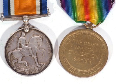 Lot 31 - WWI British medal pair - war medal, victory...