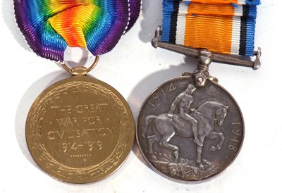 Lot 25 - WWI British medal pair - war medal, victory...