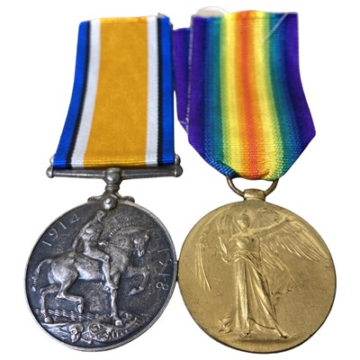 Lot 32 - WWI British medal pair - war medal, victory...