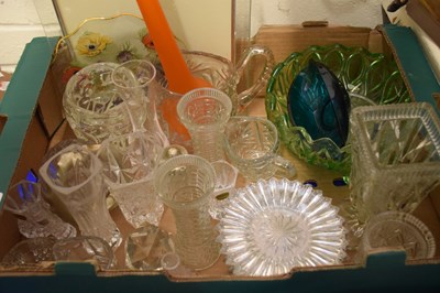 Lot 37 - BOX OF MIXED GLASS VASES, BOWLS AND PICTURE...