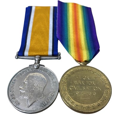 Lot 26 - WWI British medal pair - war medal, victory...
