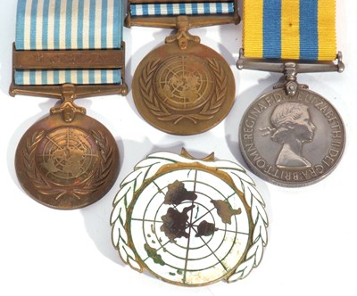 Lot 43 - Queen ERII Korean War UN Medal pair to L/FX...