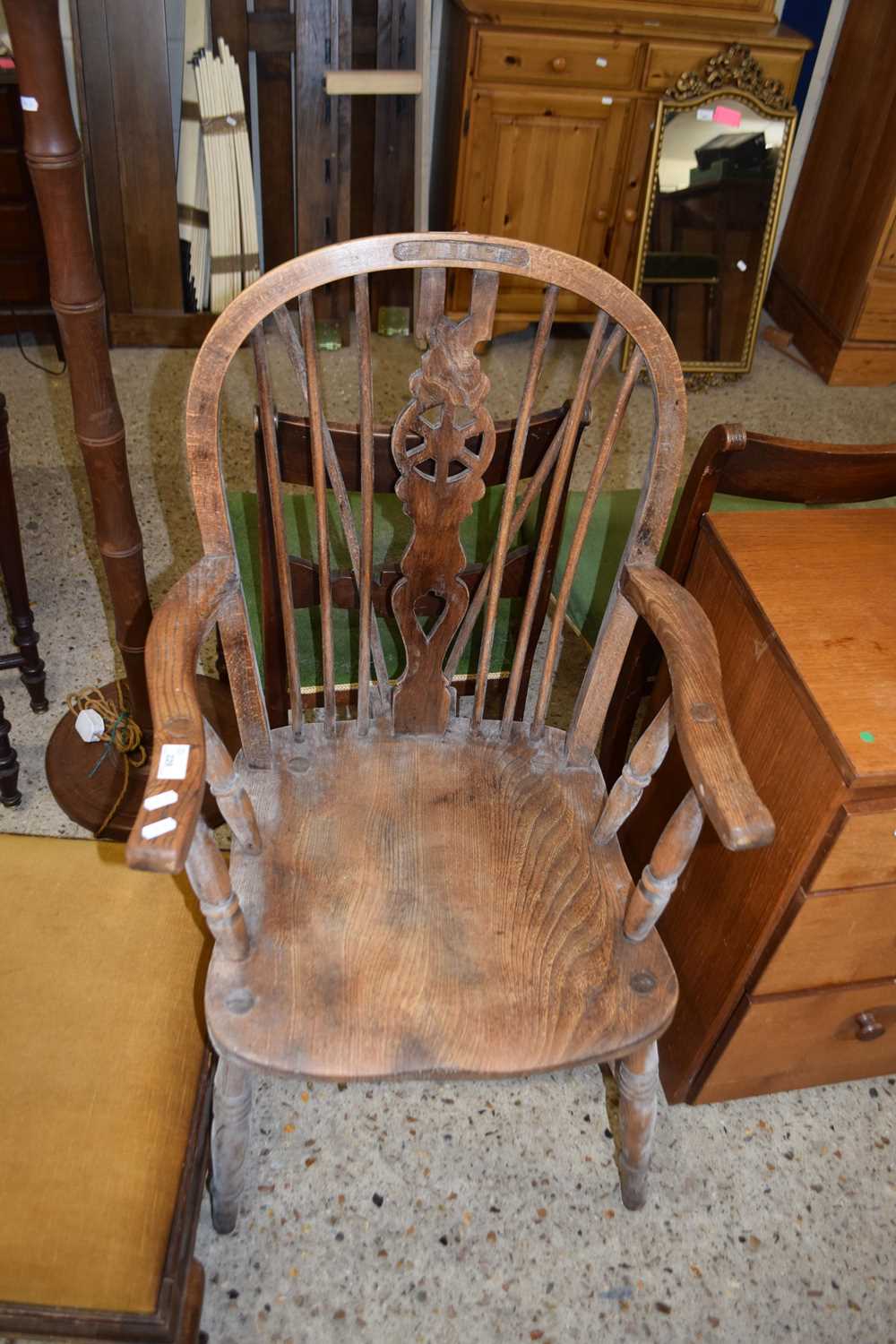 Lot 229 - ELM SEATED WHEEL BACK WINDSOR CHAIR