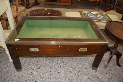 Lot 260 - METAL MOUNTED DISPLAY COFFEE TABLE 202 CM WIDE