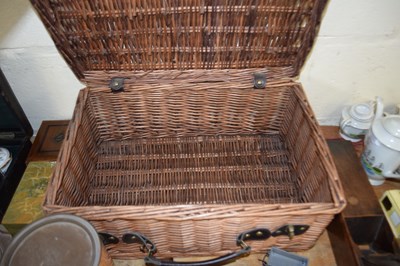 Lot 677 - WICKER PICNIC HAMPER