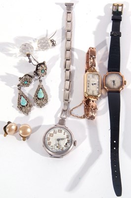 Lot 228 - Mixed lot of three wristwatches including a 9...