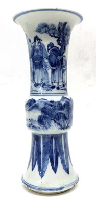 Lot 7 - 19th Century Chinese porcelain vase decorated...