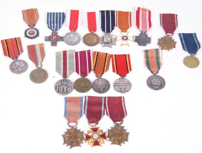Lot 327 - A large quantity of 20th Century military...