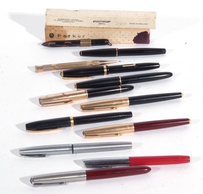 Lot 129 - Mixed lot of vintage pens to include a...