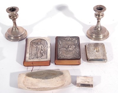 Lot 142 - Mixed lot to include two common prayer books...