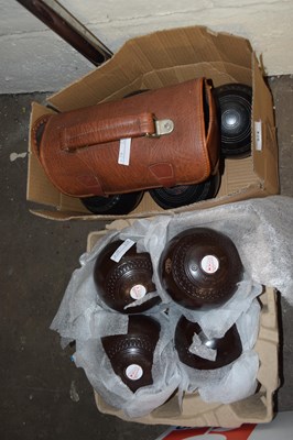 Lot 574 - COLLECTION OF VARIOUS LAWN BOWLS TO INCLUDE...