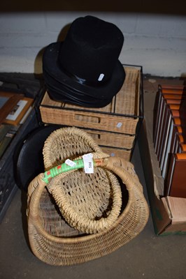 Lot 586 - MIXED LOT: VARIOUS BASKETS, HATS ETC TO...