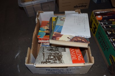 Lot 619 - BOX OF VARIOUS VINTAGE ANNUALS TO INCLUDE THE...