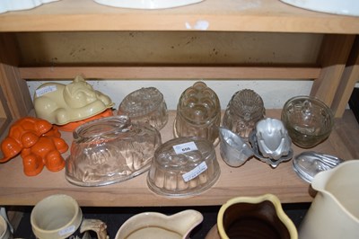 Lot 650 - MIXED LOT:  VARIOUS GLASS, METAL AND PLASTIC...
