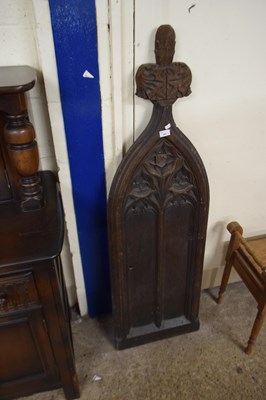 Lot 391 - LARGE ANTIQUE CARVED OAK PEW END WITH GOTHIC END