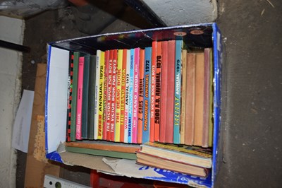 Lot 707 - BOX OF VARIOUS BEANO AND OTHER ANNUALS