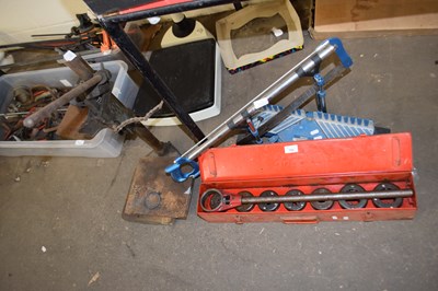 Lot 709 - MITRE SAW, A PRESTO TAP AND DYE SET AND A...
