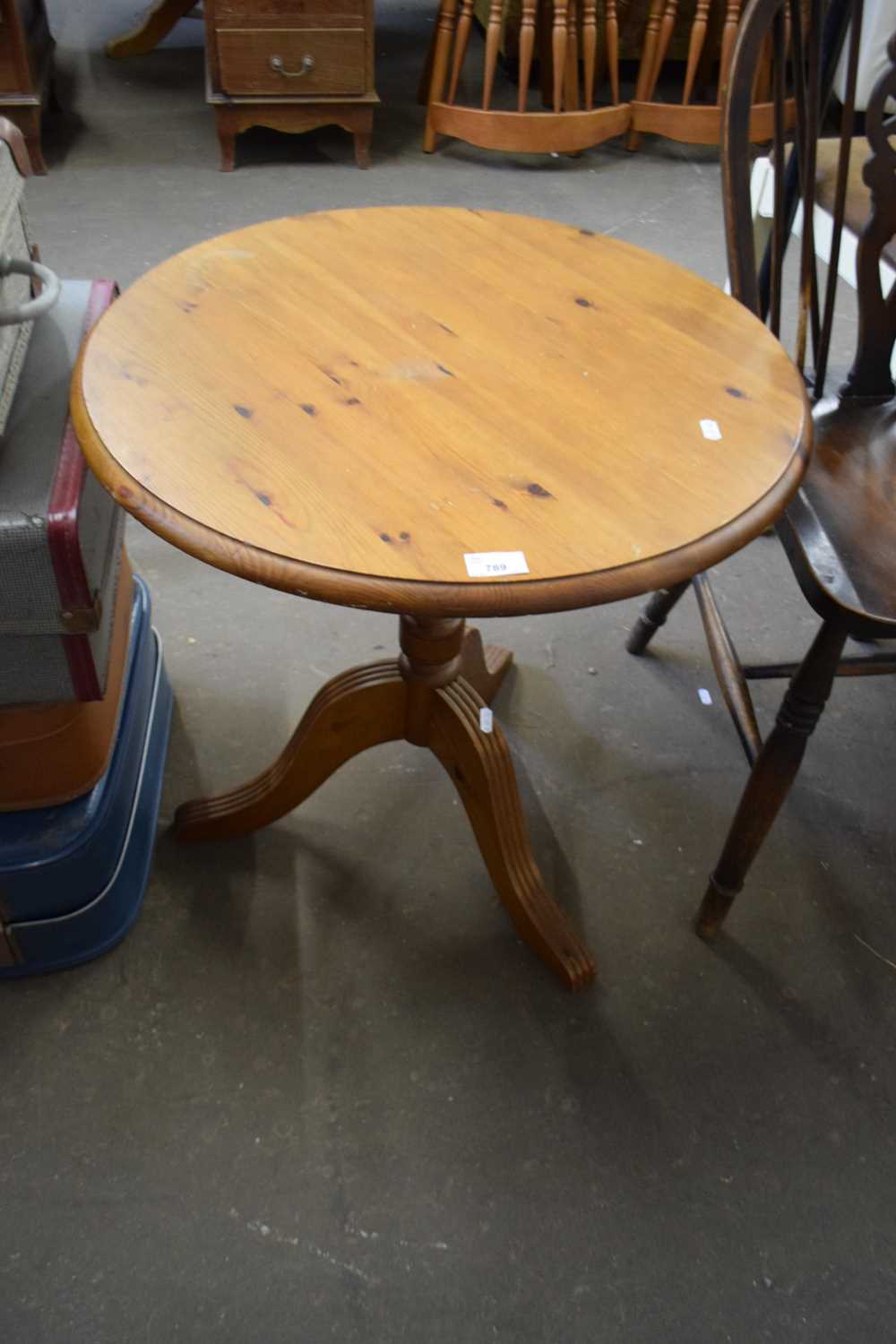 Lot 789 PEDESTAL PINE TABLE