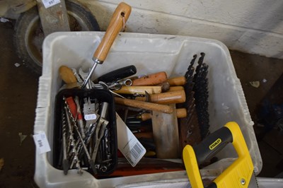 Lot 896 - BOX OF VARIOUS ASSORTED TOOLS TO INCLUDE WOOD...