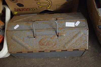 Lot 905 - SMALL METAL TOOLBOX AND CONTENTS